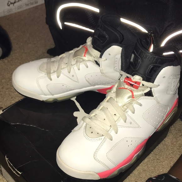 Air Jordan 6 retro, white/infrared-Black size 6.5Y - Picture 5 of 7